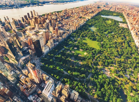 Aerial view of Manhattan looking north up Central Park