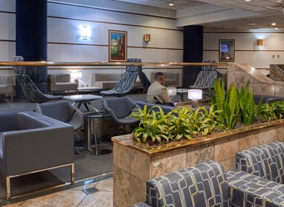 seating at an amtrak station lounge