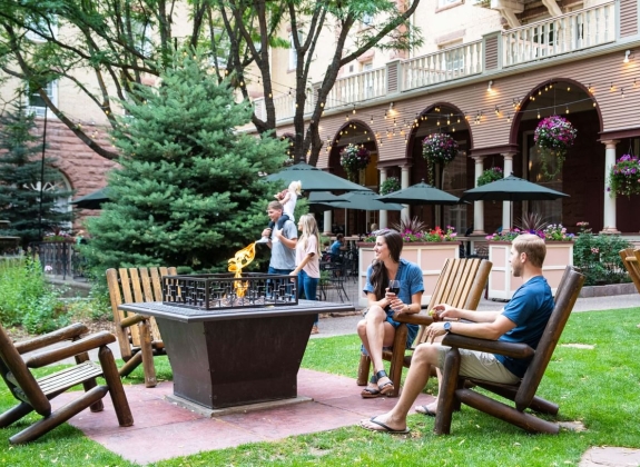 hotel-colorado-patio