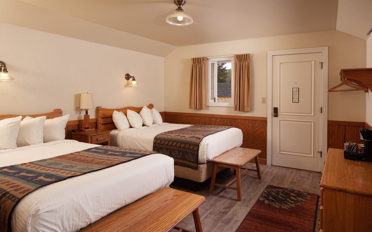 lake-hotel-cottage_lake-yellowstone-hotel