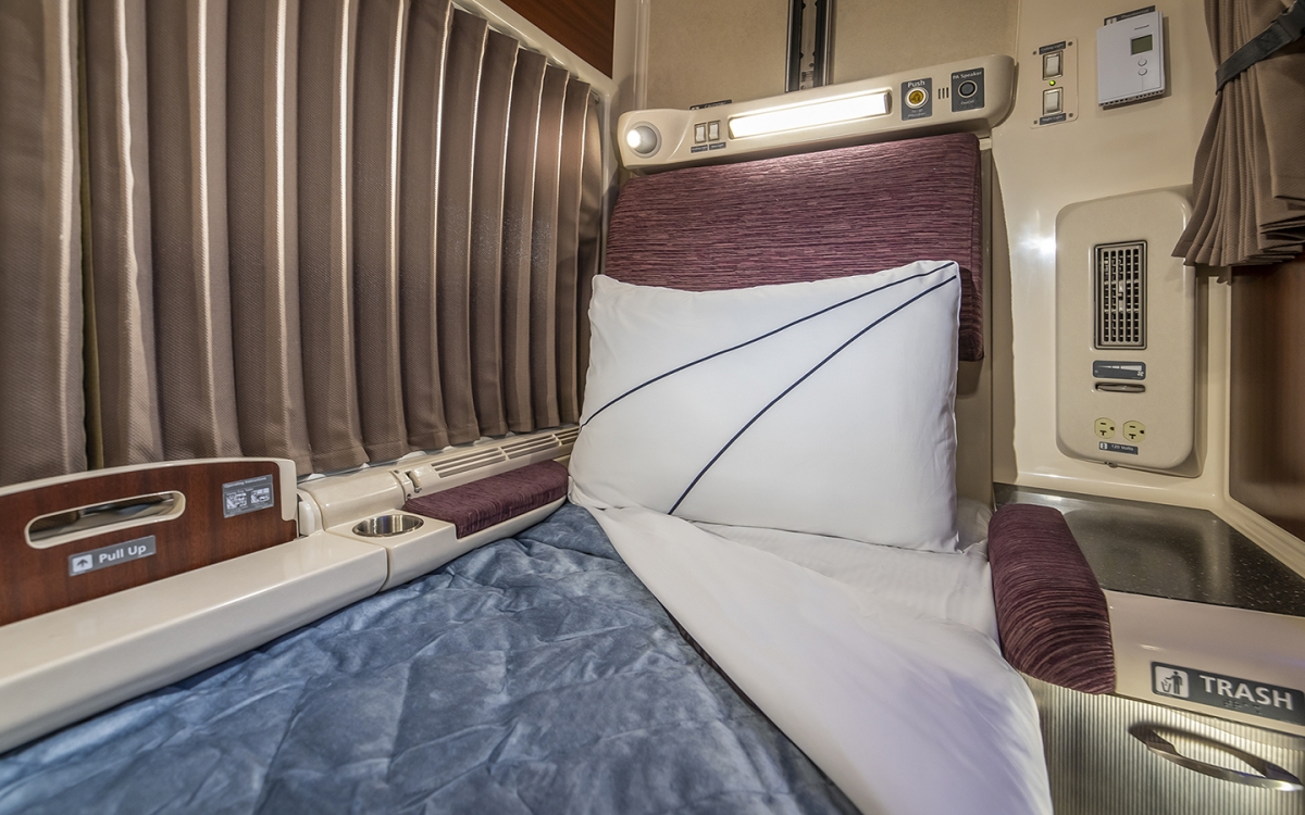 Amtrak's new bedding and cushions for roomettes