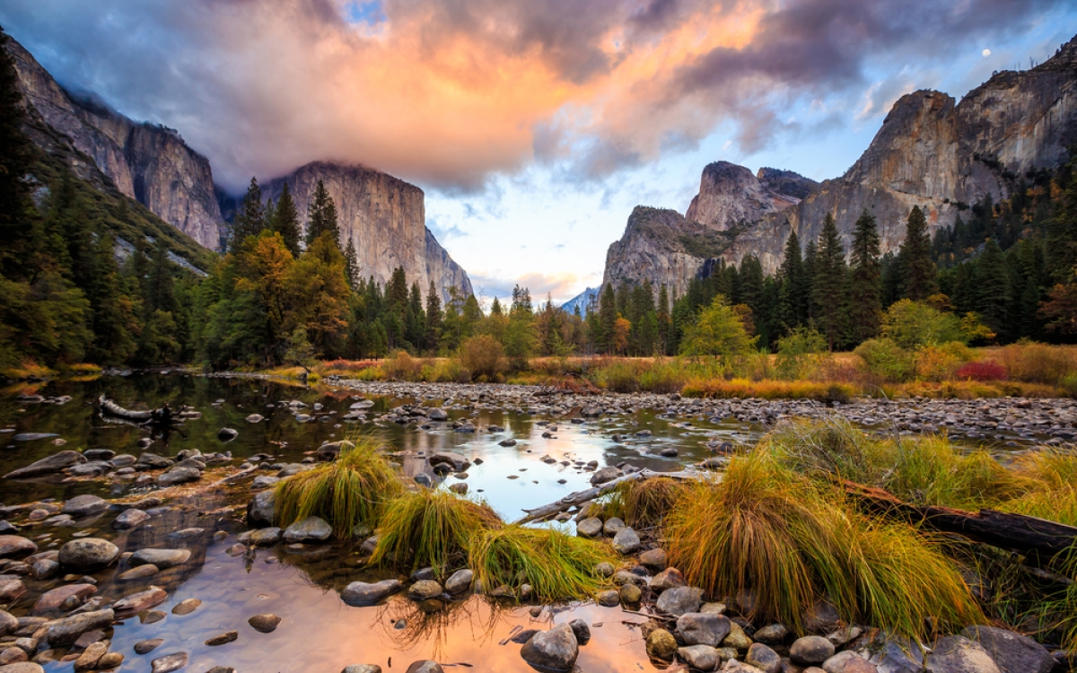 yosemite_national_park_sunset_web_258887369