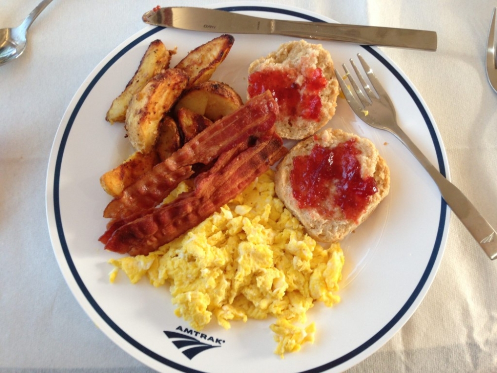 Breakfast on Amtrak 