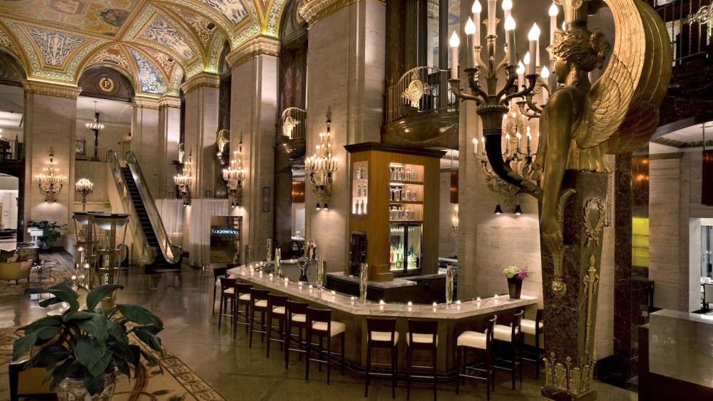 Palmer-House-lobby-bar